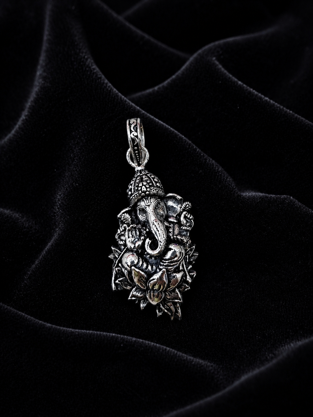 Traditional Ganesh Ji Lotus Flower Pendant | Oxidized Silver Spiritual Jewelry | Unisex Religious Locket
